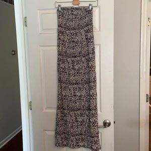 Such a cute strapless maxi with animal print!